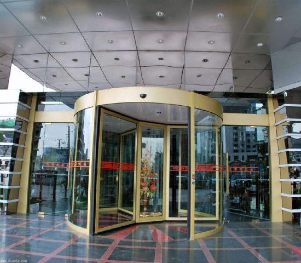 Revolving Door With Showcase