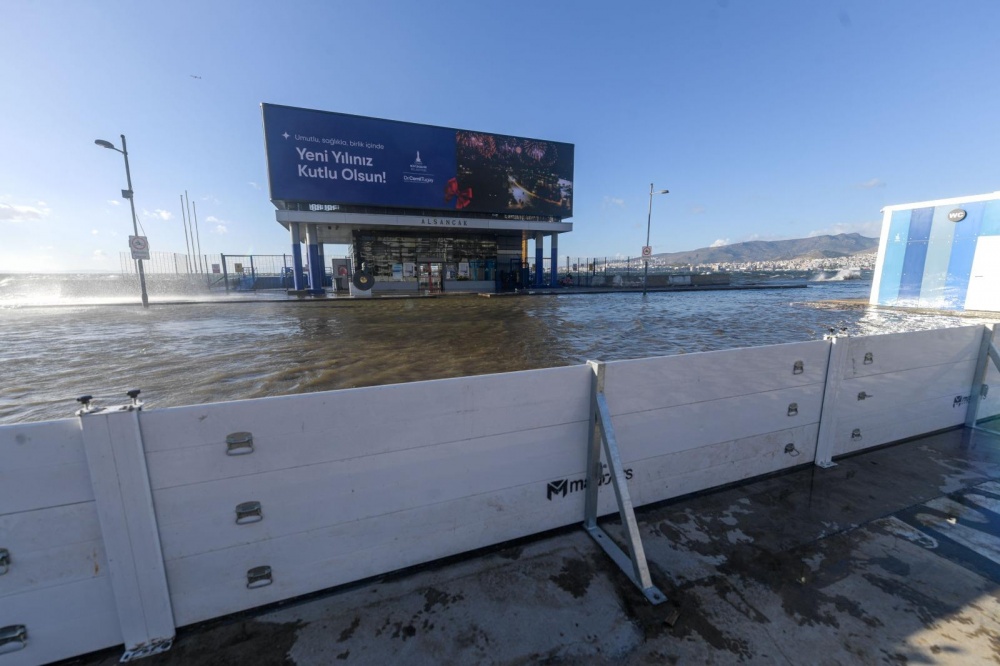 İzmir Sele ve Deniz Taşmasına Bu Sefer Yenilmedi 